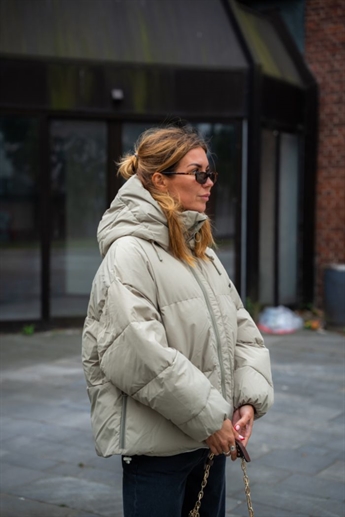 Embassy of Bricks and Locks - Zonza Puffer Jacket - Pale Olive